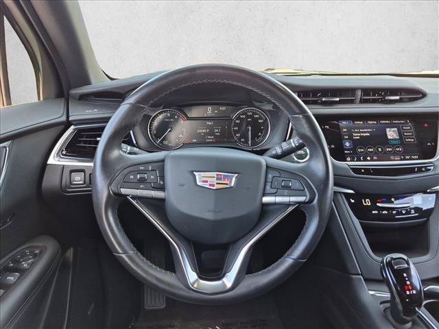 Used 2025 Cadillac XT6 Luxury FWD image 14