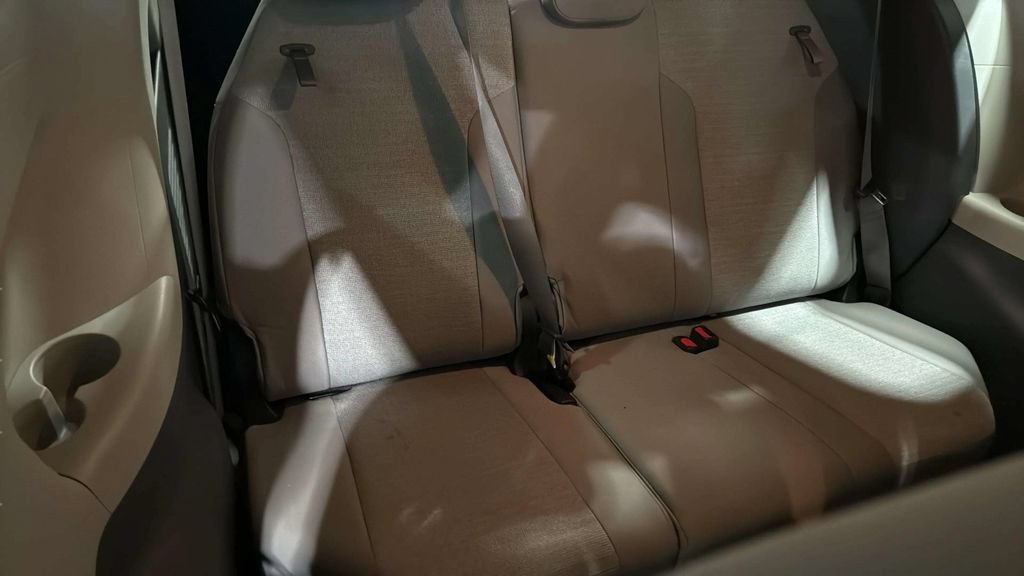 Used 2024 Toyota Sienna LE FWD image 19