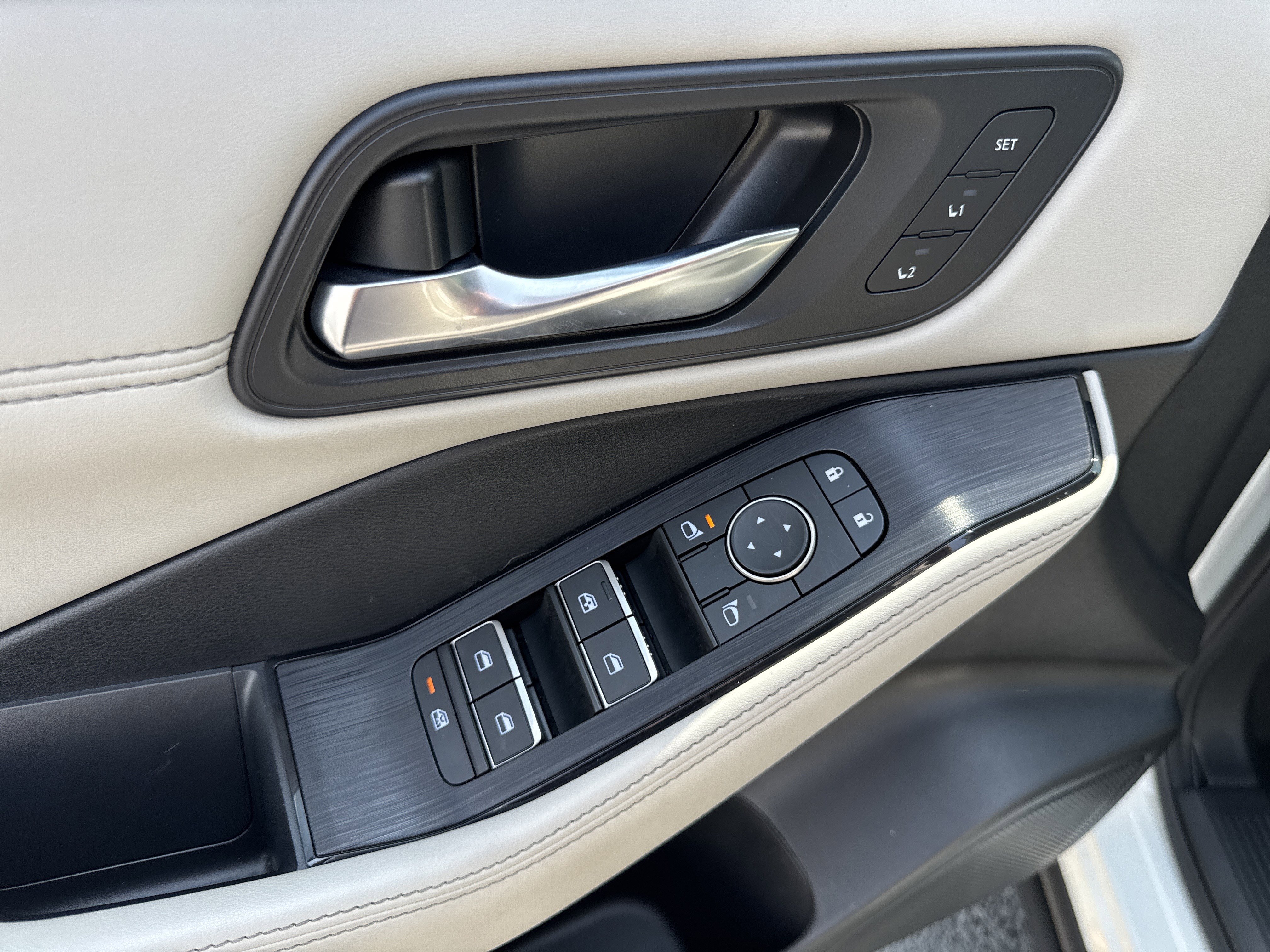 Used 2023 Nissan Rogue SL w/ SL Premium Package FWD image 13