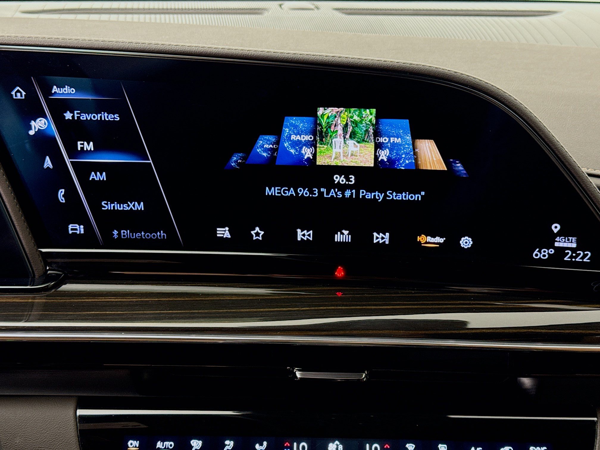 Used 2023 Cadillac Escalade Sport w/ LPO, ONYX Package AWD/4WD image 15