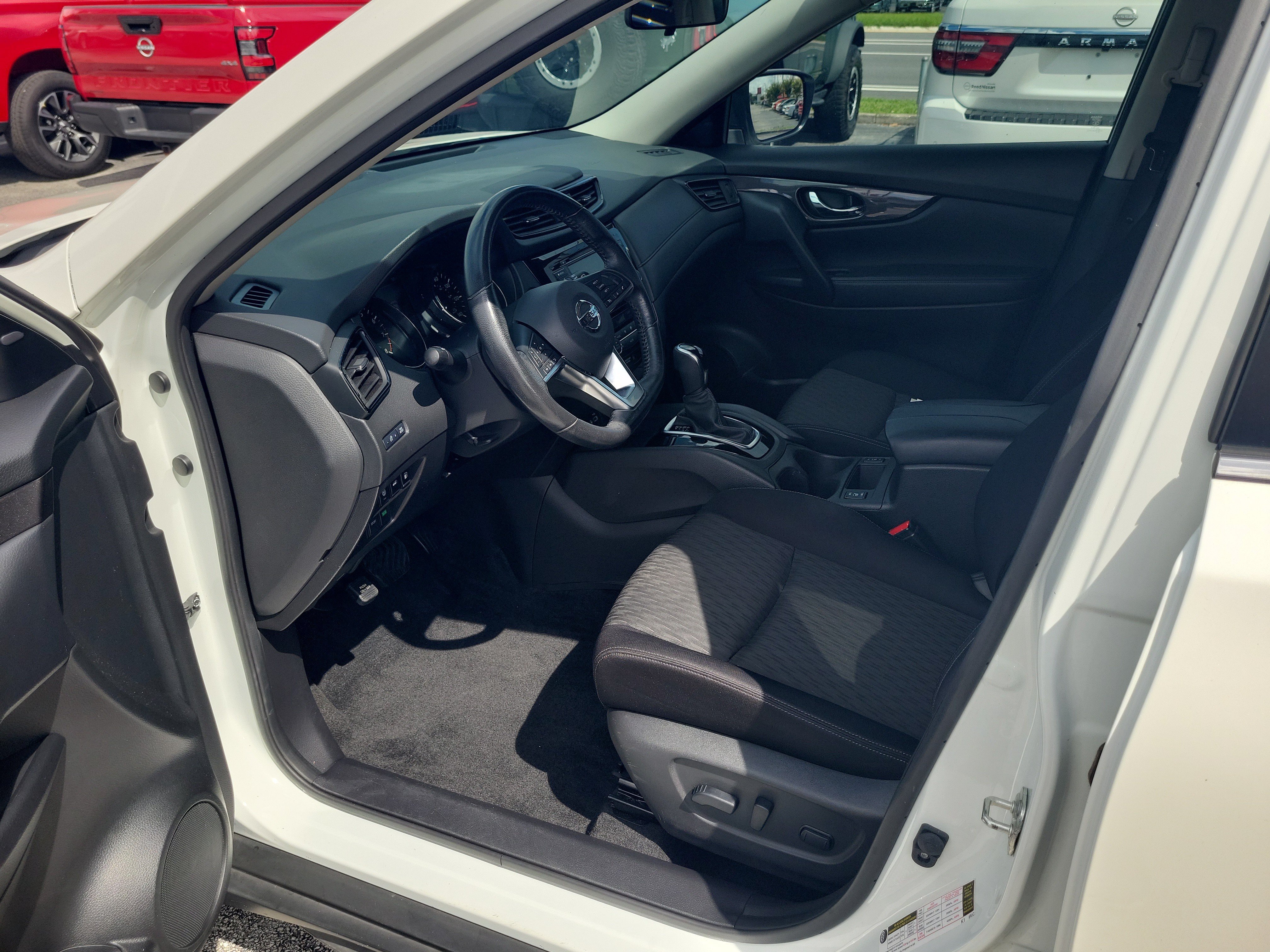 Certified 2019 Nissan Rogue SV FWD image 13