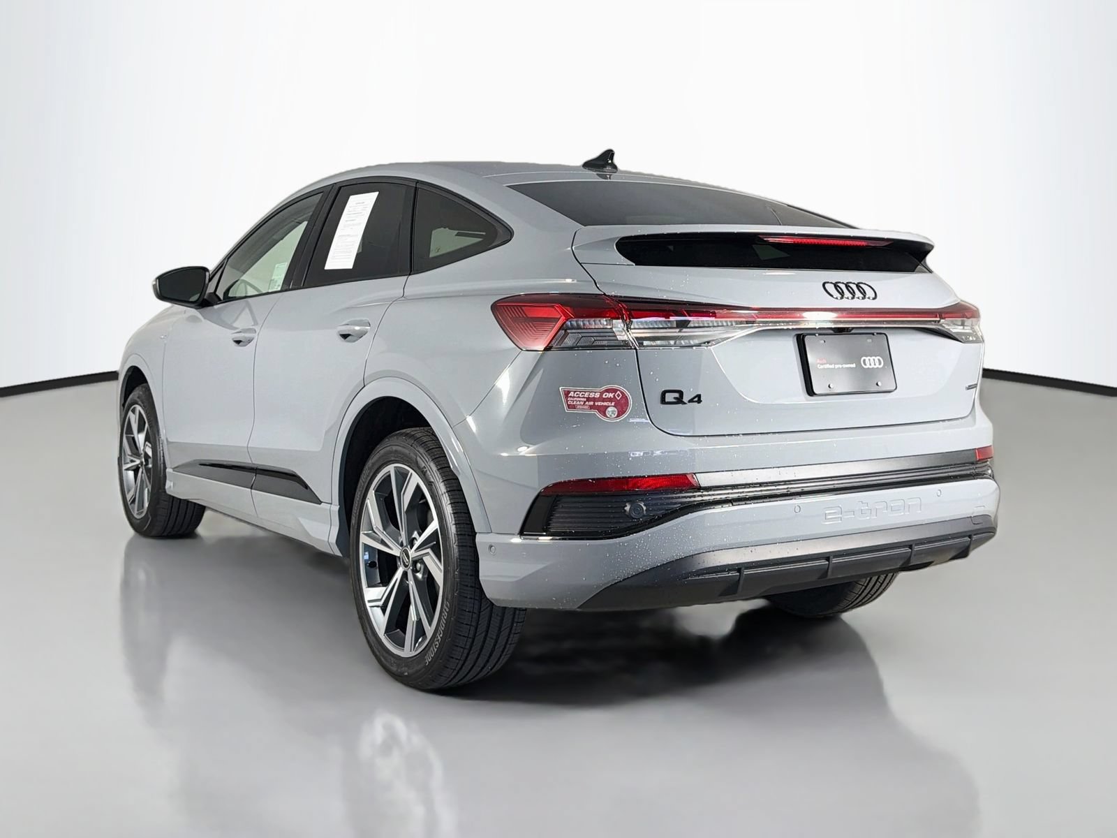 Certified 2023 Audi Q4 e-tron Premium Plus w/ Premium Plus AWD/4WD image 5