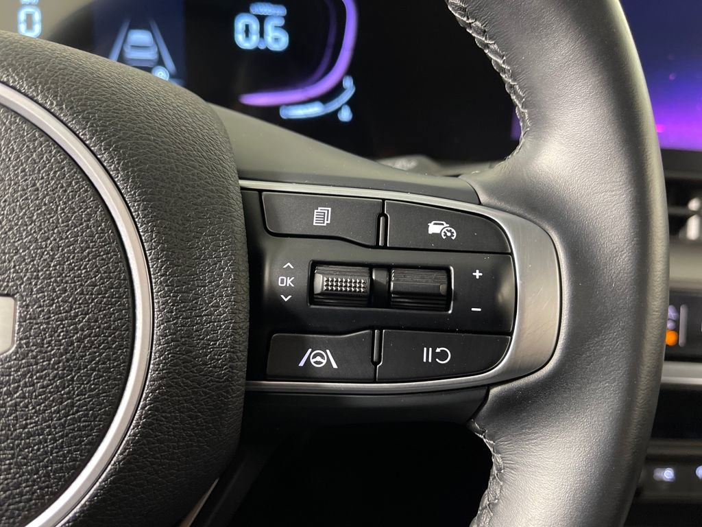 Used 2025 Kia Sportage EX image 29