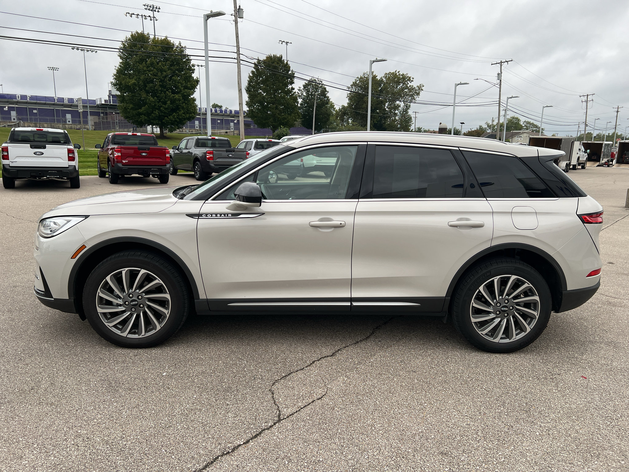 Used 2023 Lincoln Corsair Reserve AWD/4WD image 4