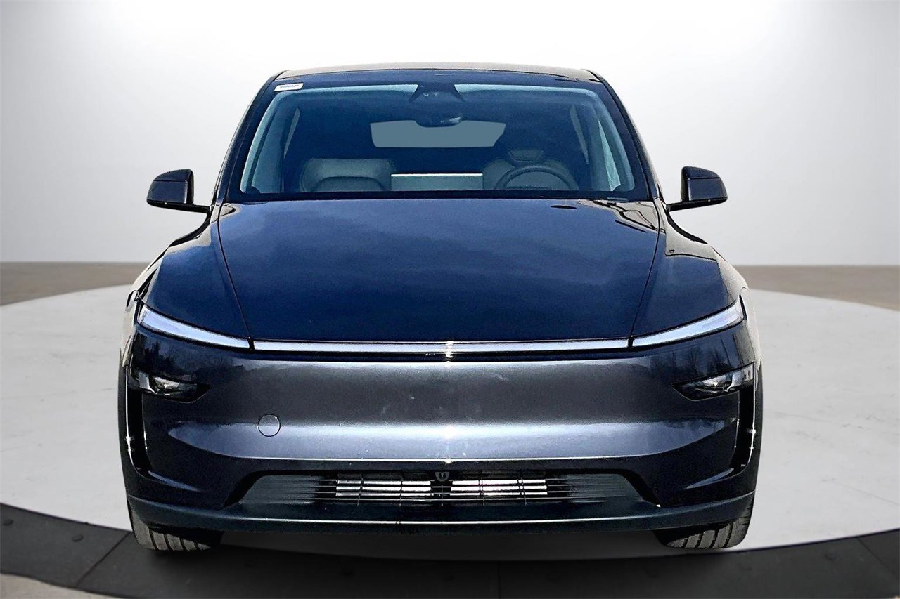 Used 2026 Tesla Model Y Long Range image 3