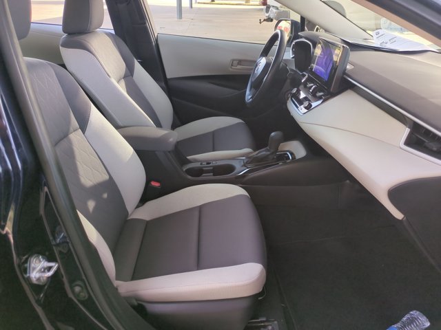 Used 2025 Toyota Corolla LE FWD image 20