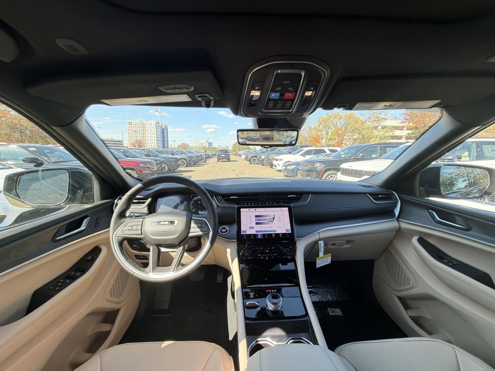 New 2025 Jeep Grand Cherokee Limited w/ Luxury Tech Group II image 23