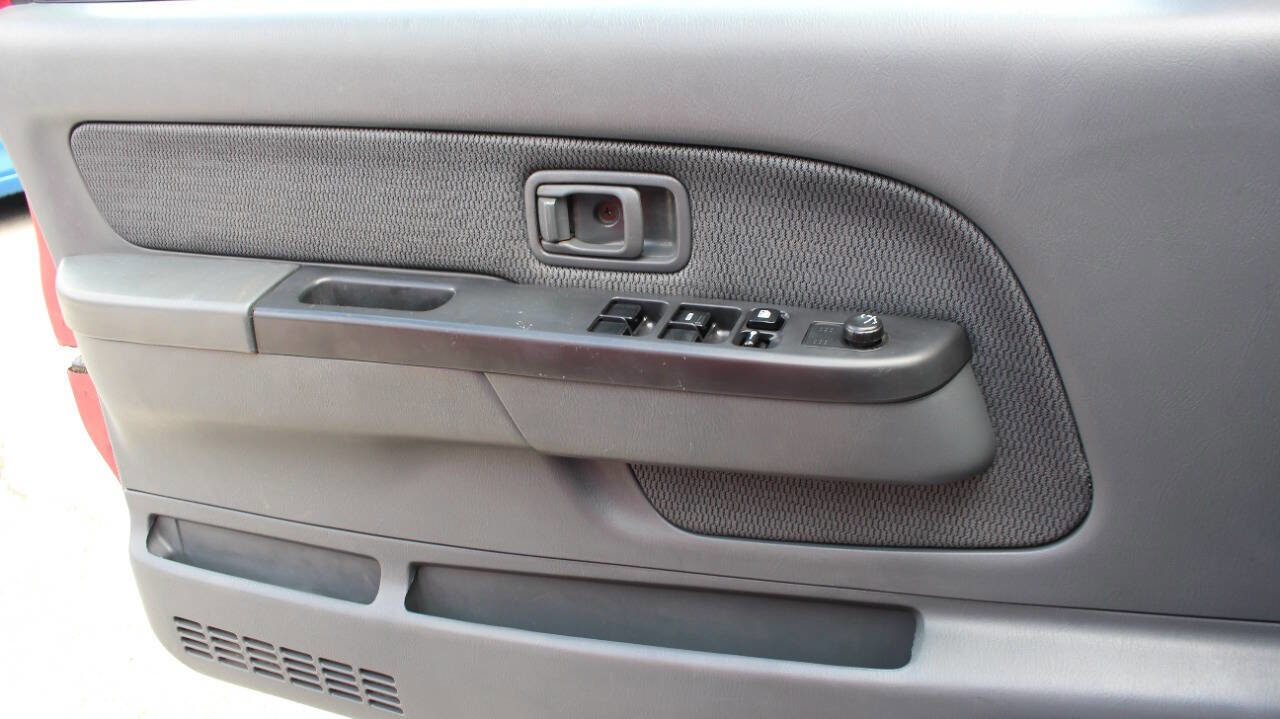 Used 2003 Nissan Frontier XE image 33