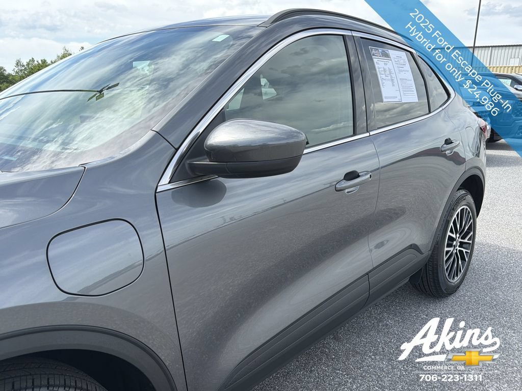 Used 2025 Ford Escape SE FWD image 13