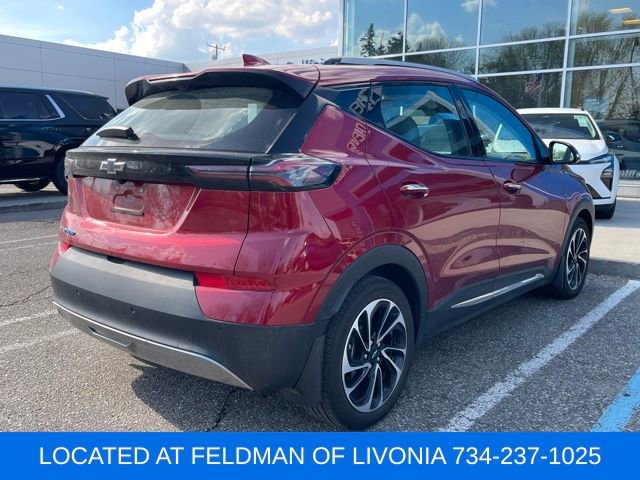 Used 2023 Chevrolet Bolt EUV Premier w/ Sun & Sound Package FWD image 3