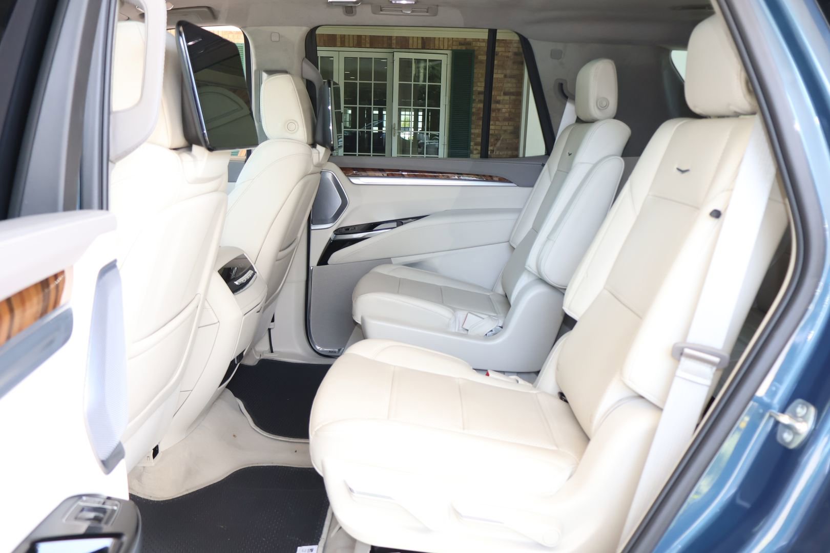 New 2025 Cadillac Escalade Premium Luxury Platinum w/ LPO, Radiant Package image 13