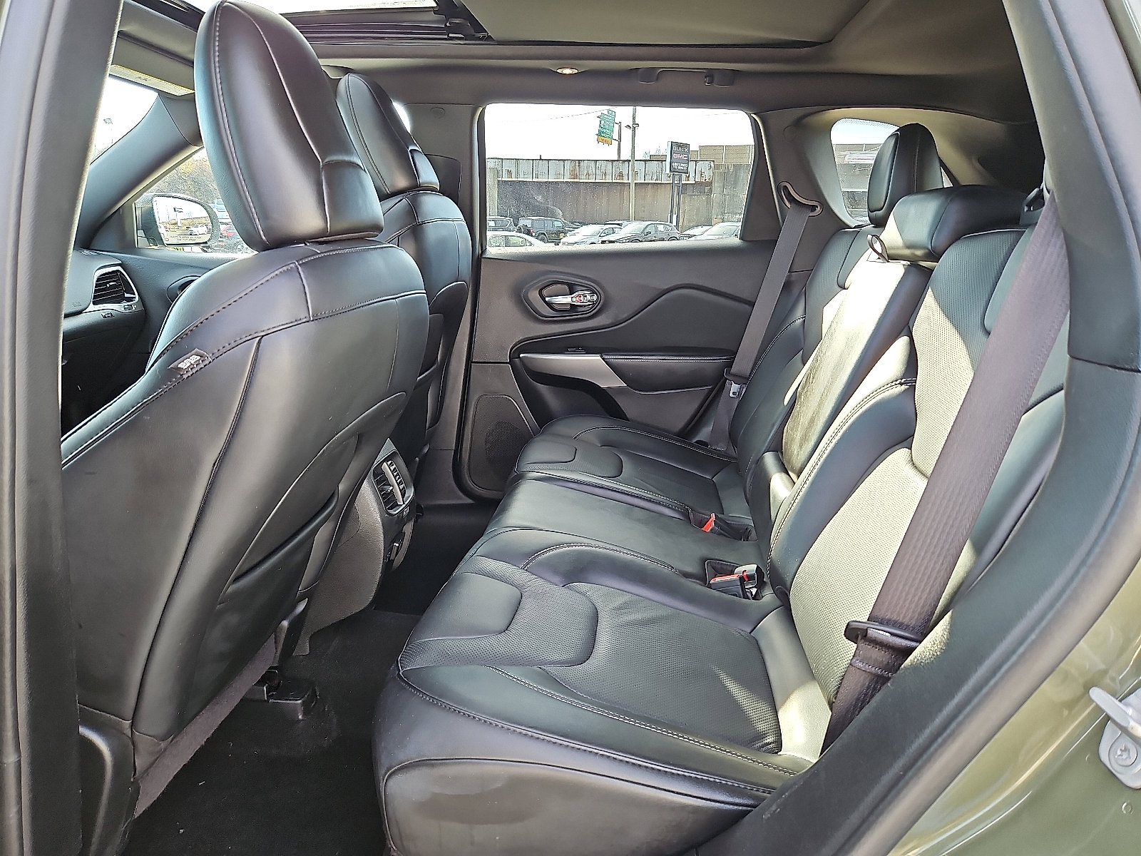 Used 2021 Jeep Cherokee Latitude Lux 80th Anniv w/ Quick Order Package 26U 80TH image 10