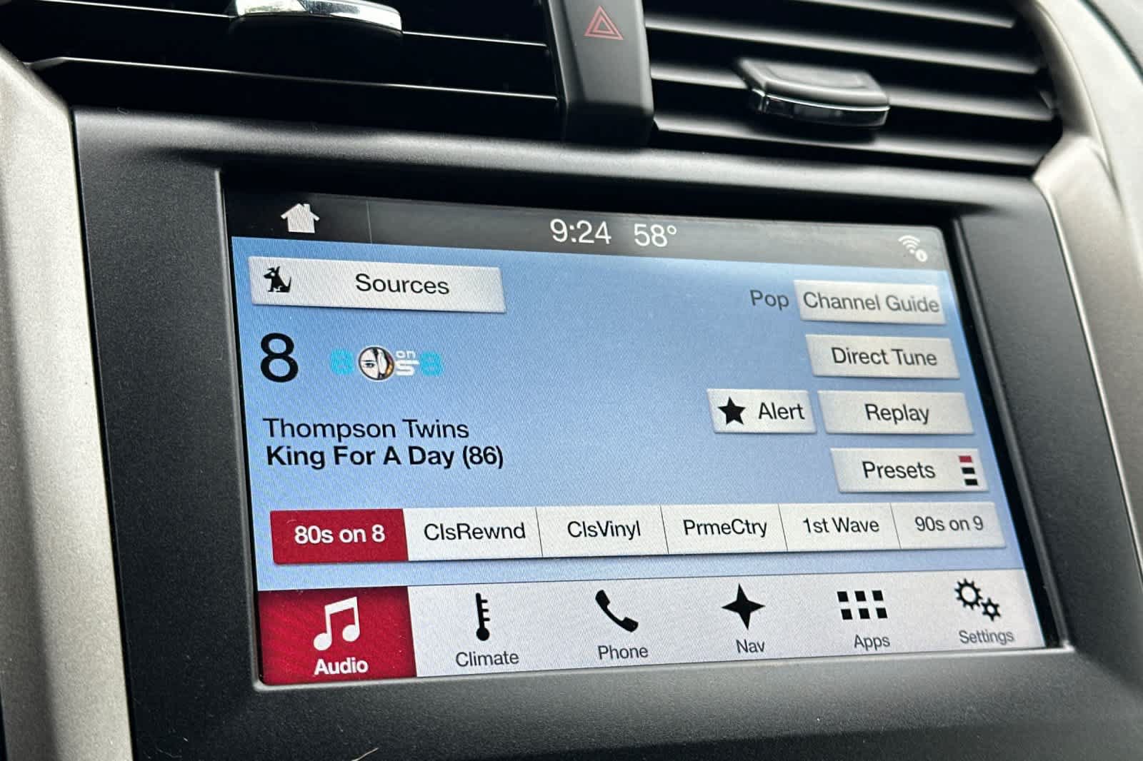 Used 2017 Ford Fusion Energi SE FWD image 17