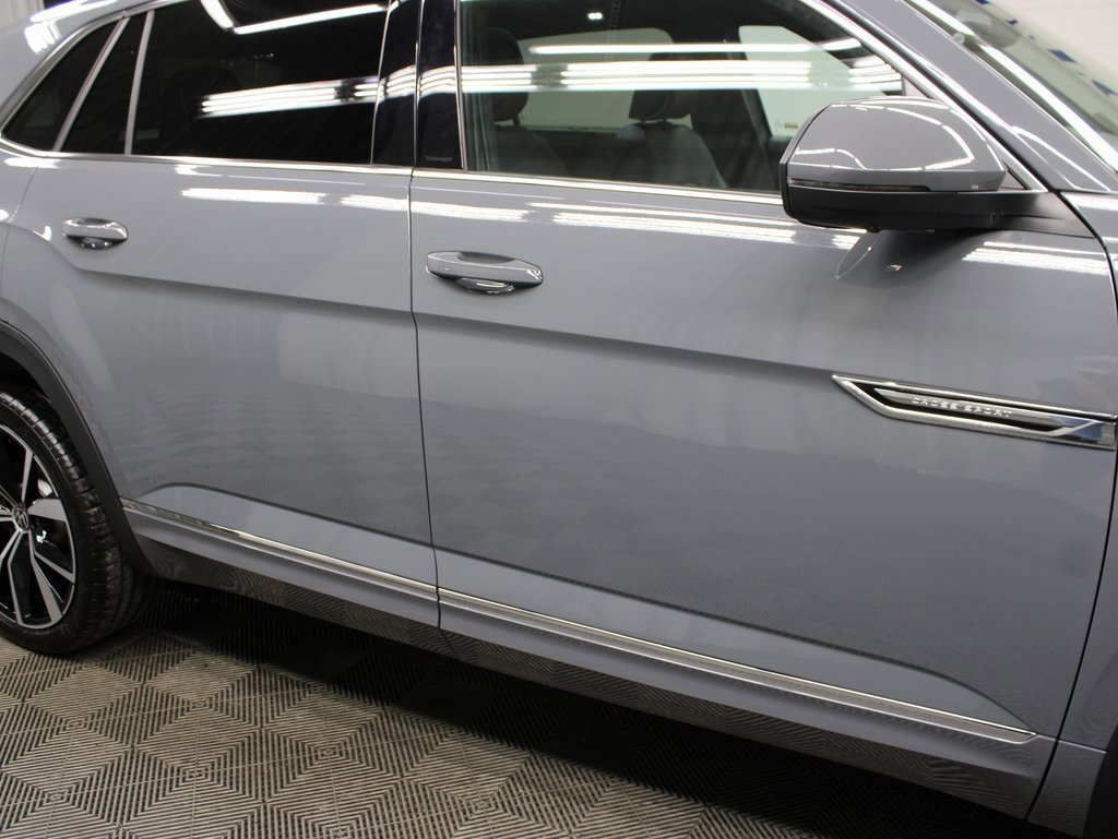 Used 2024 Volkswagen Atlas Cross Sport SEL Premium R-Line image 32