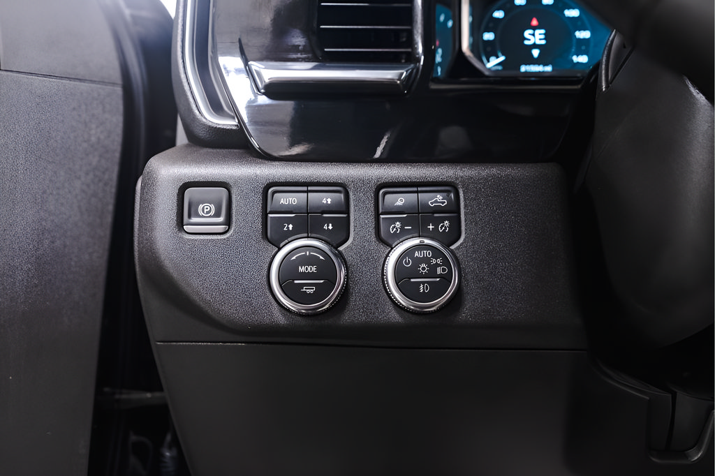 Used 2025 GMC Sierra 1500 Elevation w/ Elevation Premium Package AWD/4WD image 19