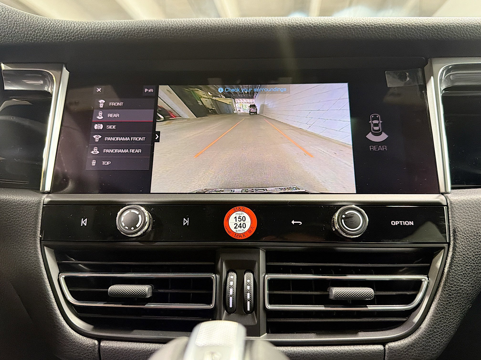 Certified 2026 Porsche Macan AWD/4WD image 32