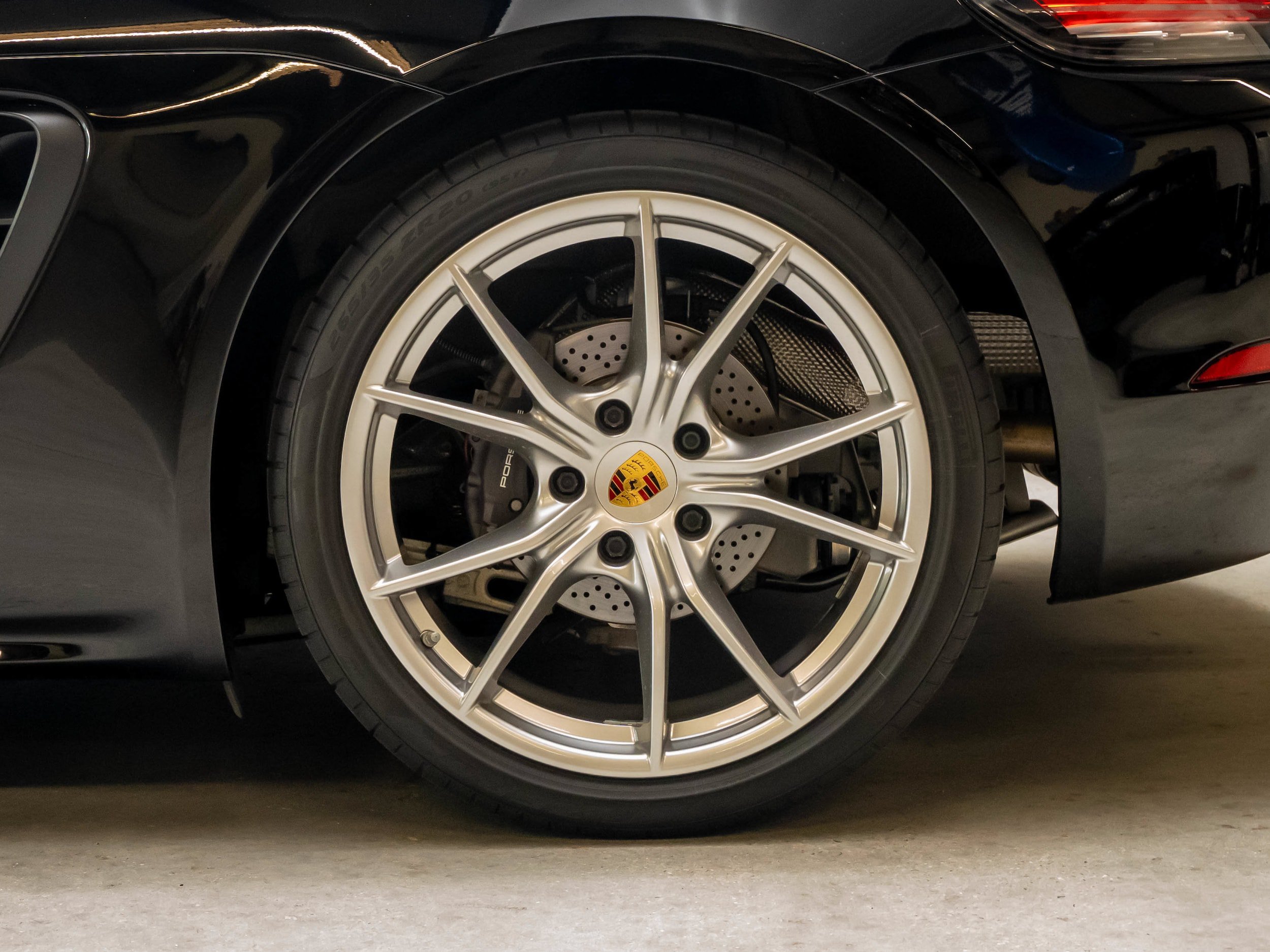 Certified 2018 Porsche 718 Cayman RWD image 17