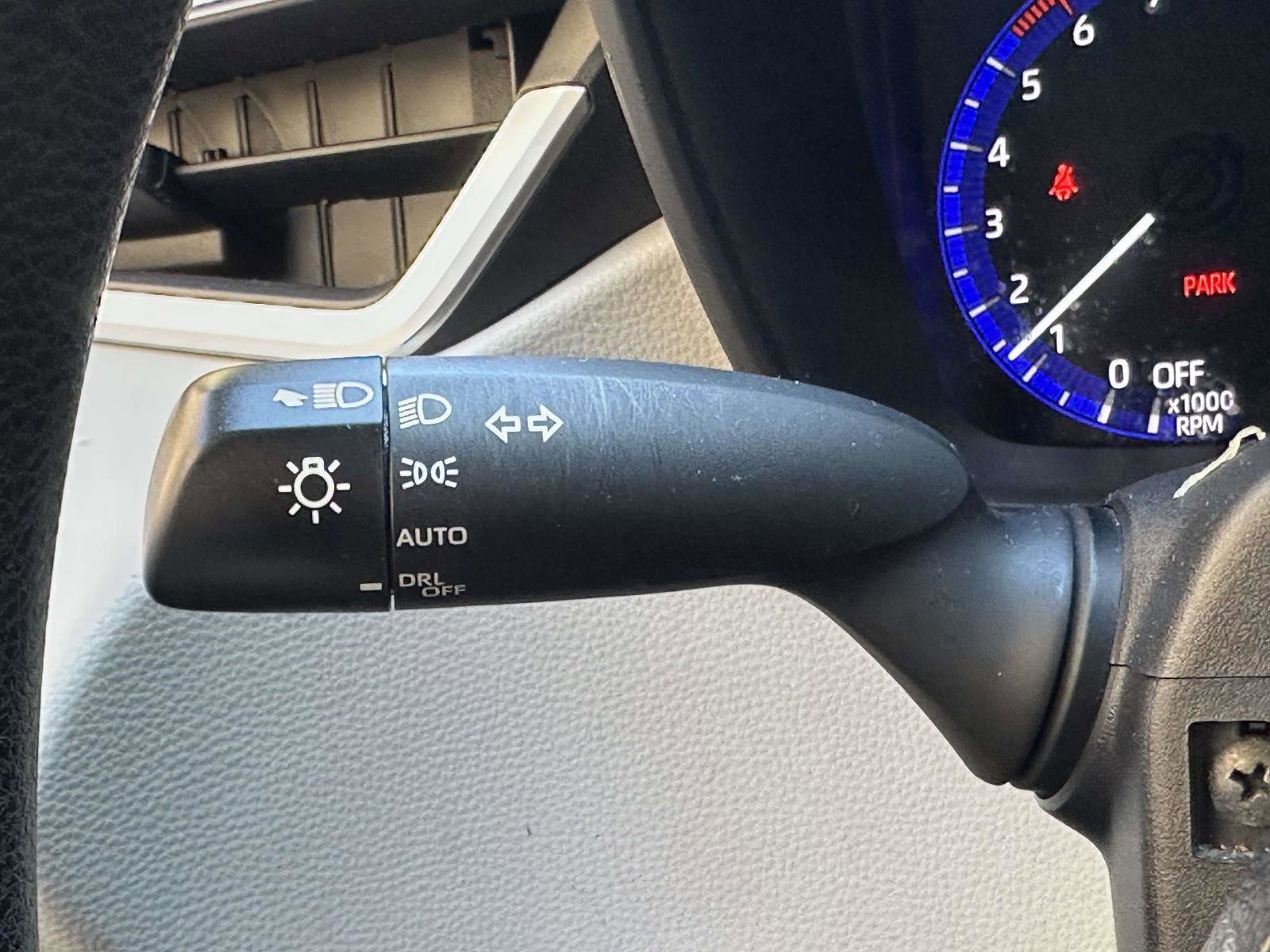 Used 2021 Toyota Corolla LE w/ Carpet Mat Package (TMS) FWD image 27