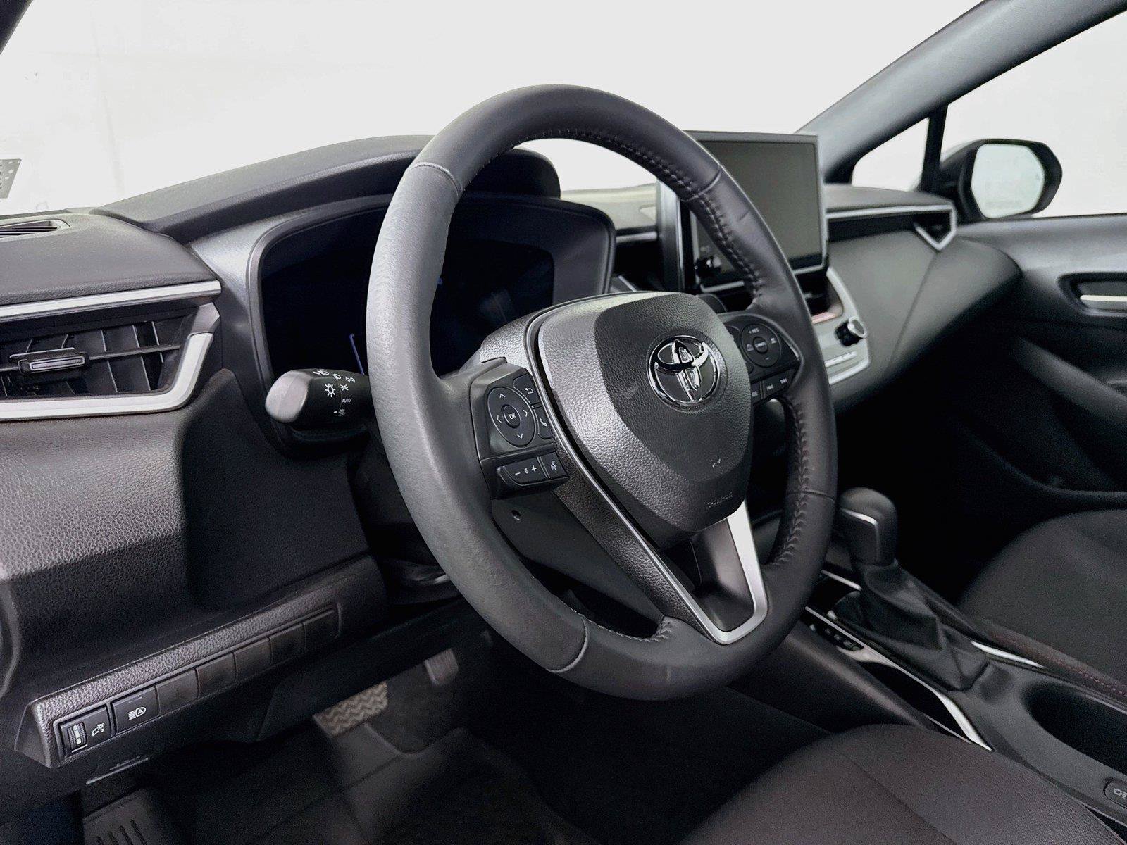 Certified 2026 Toyota Corolla SE FWD image 4