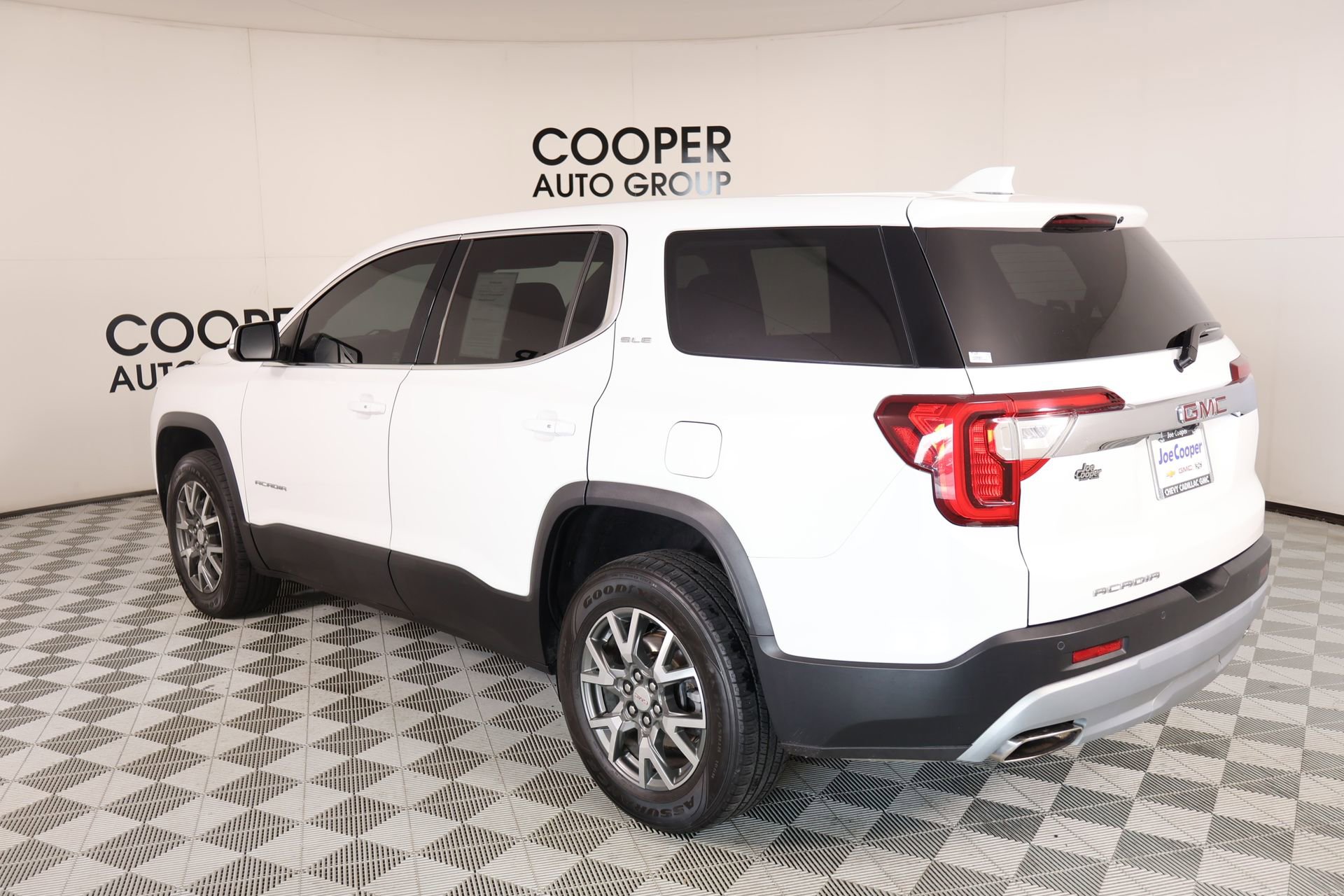 Used 2022 GMC Acadia SLE image 22