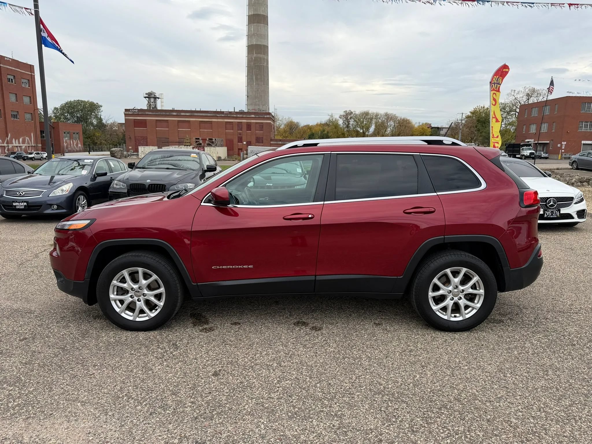 Used 2014 Jeep Cherokee Latitude AWD/4WD image 3