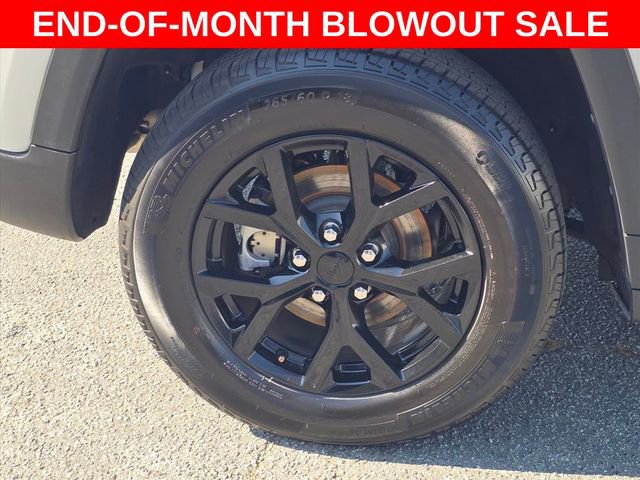 Used 2025 Jeep Grand Cherokee Altitude AWD/4WD image 15