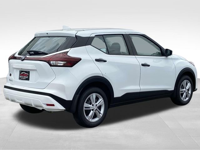 New 2025 Nissan Kicks Play S image 3