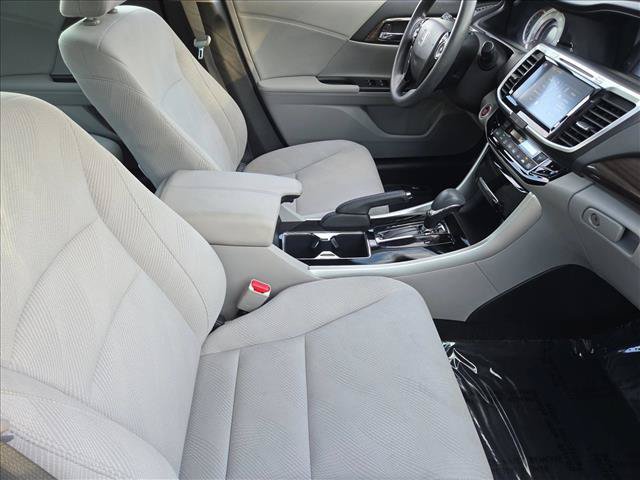 Used 2017 Honda Accord EX image 21