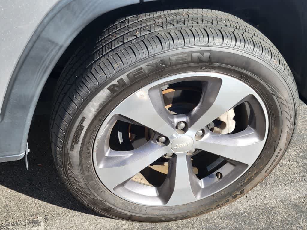 Used 2019 Jeep Cherokee Limited FWD image 4