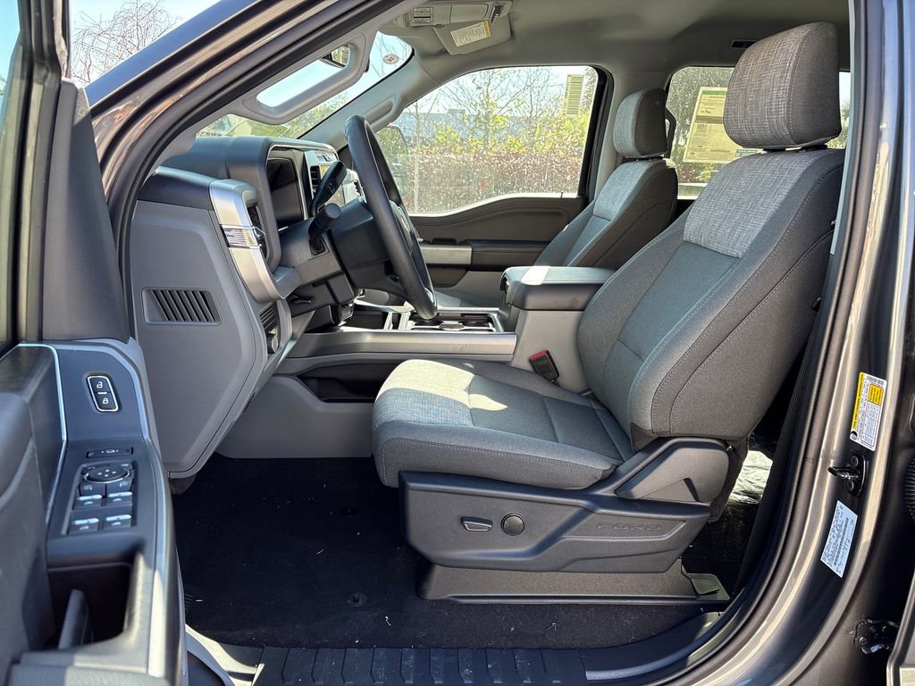 New 2026 Ford F250 XLT w/ XLT Premium Package image 30