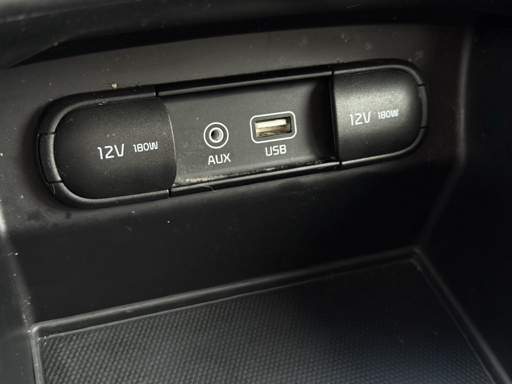 Used 2019 Kia Sorento FWD image 16