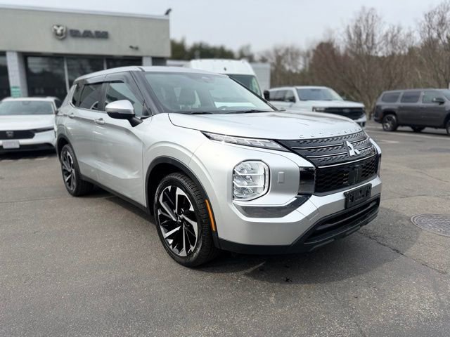 Used 2022 Mitsubishi Outlander ES image 10