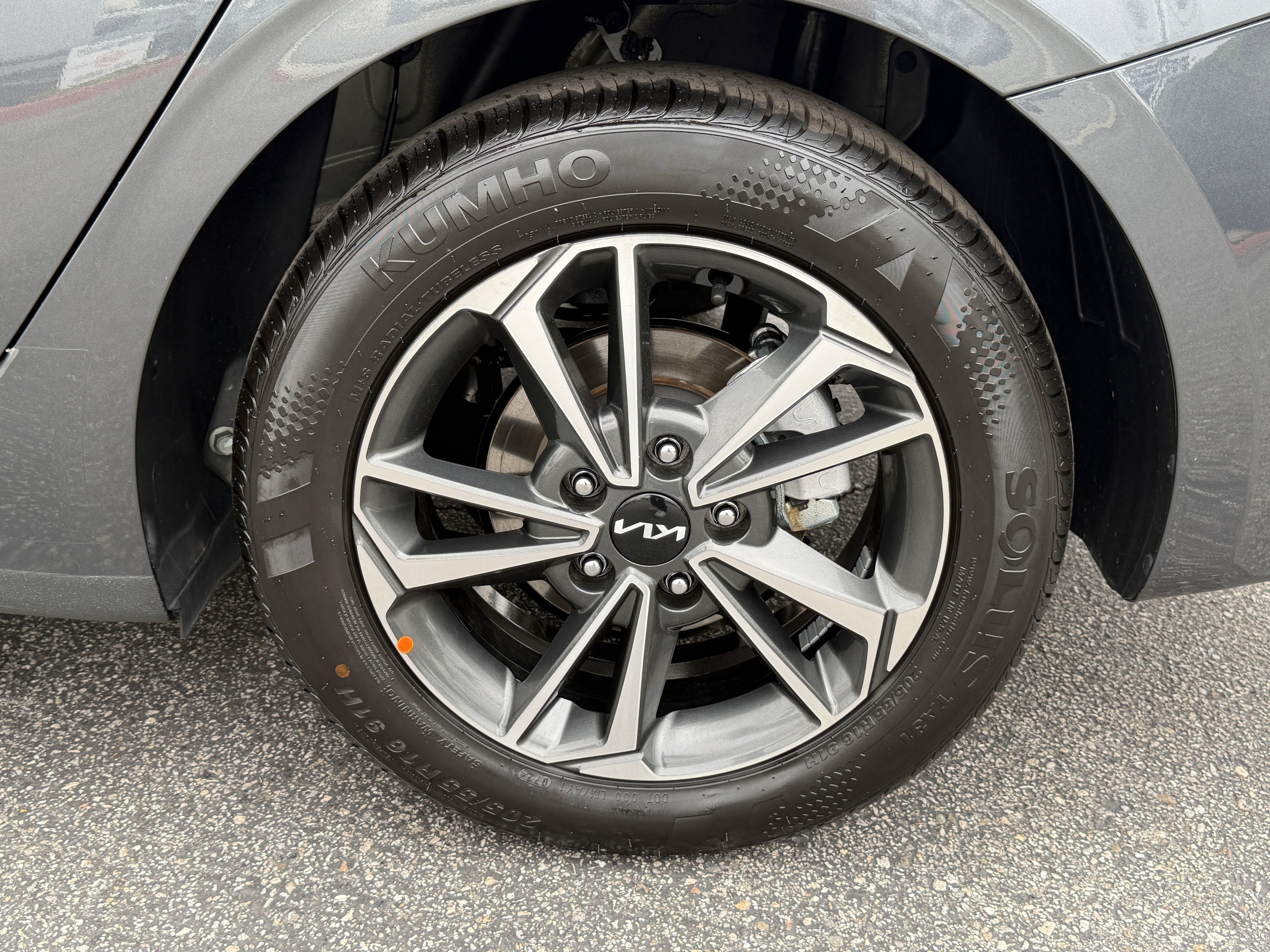 Certified 2024 Kia Forte LXS w/ LXS Technology Package FWD image 11