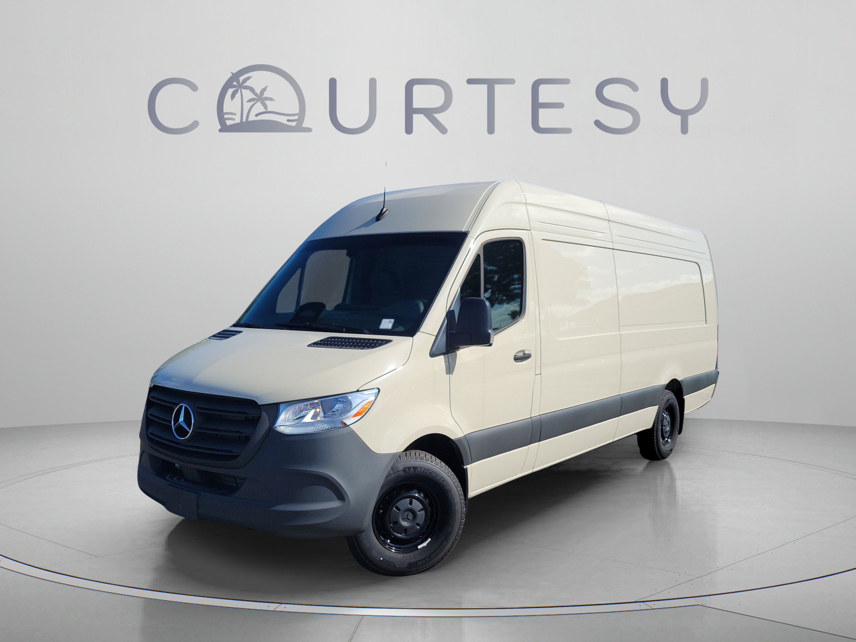 Used 2025 Mercedes-Benz Sprinter 2500 image 1