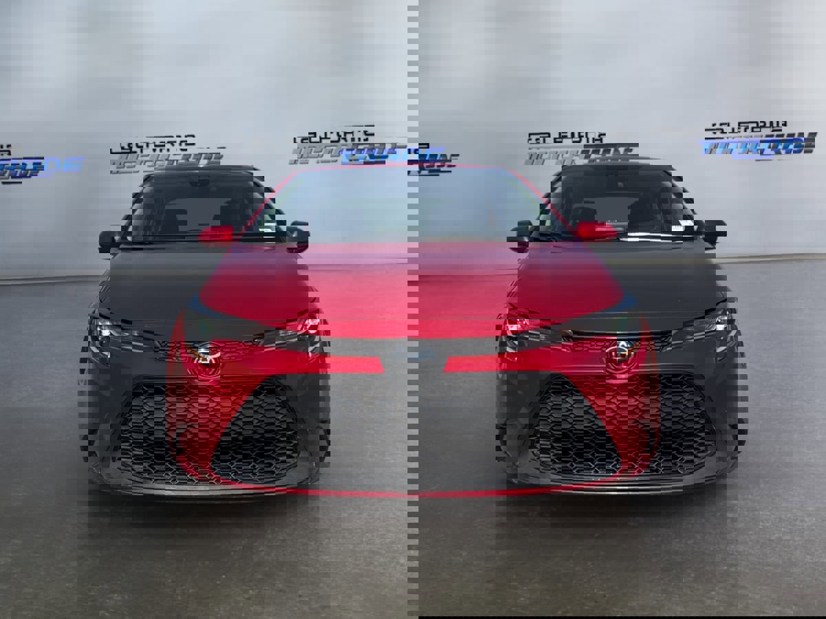 Used 2021 Toyota Corolla LE image 2