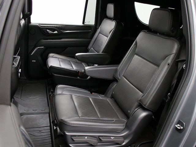 Used 2023 GMC Yukon XL Denali image 11