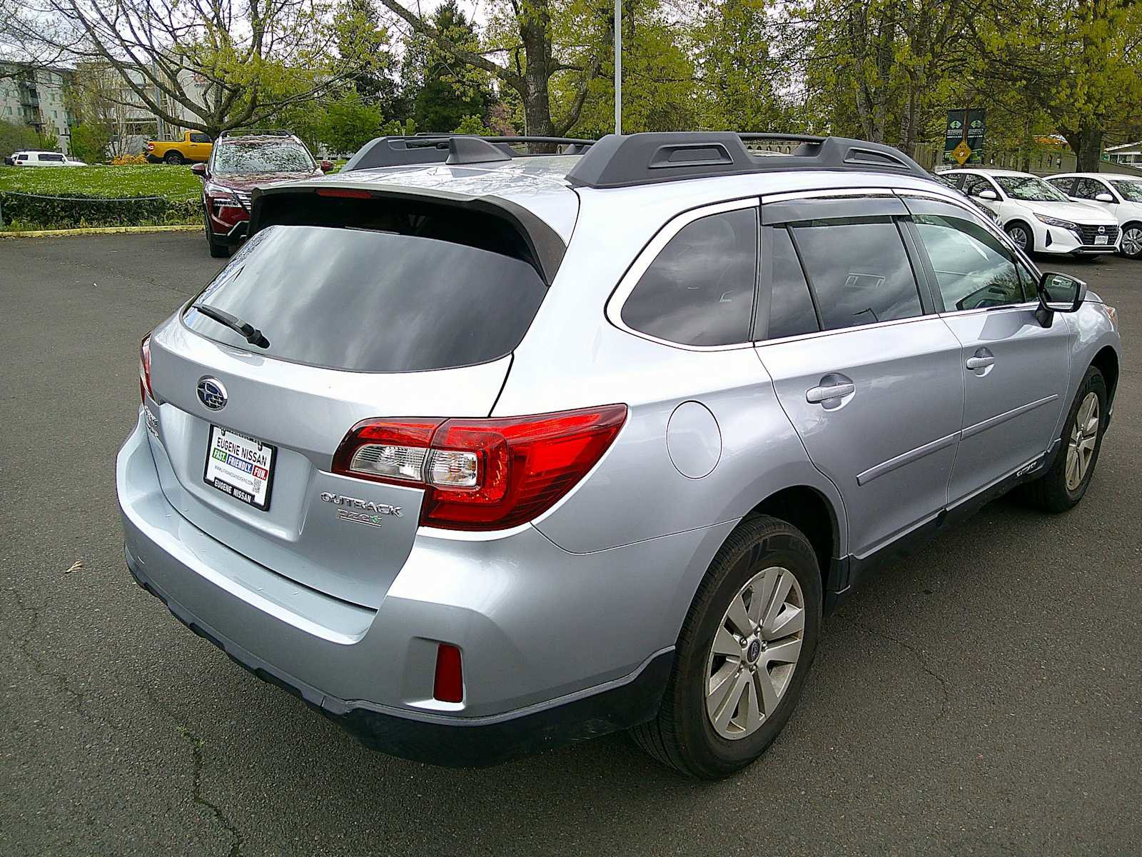 Used 2017 Subaru Outback 2.5i Premium image 5