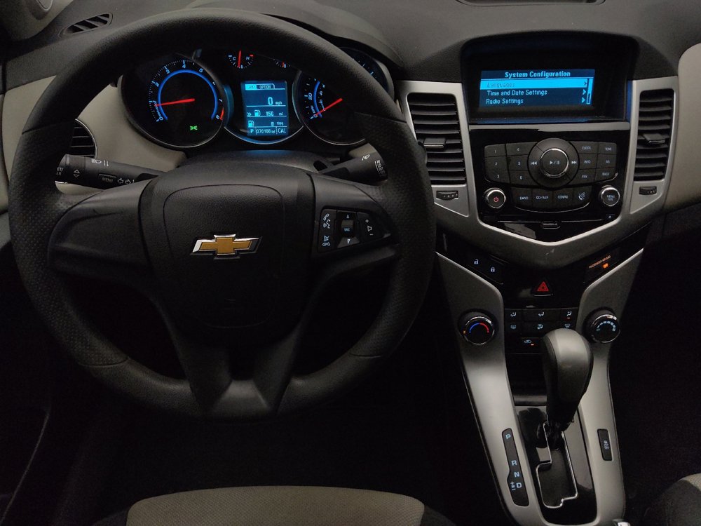 Used 2014 Chevrolet Cruze LS FWD image 22