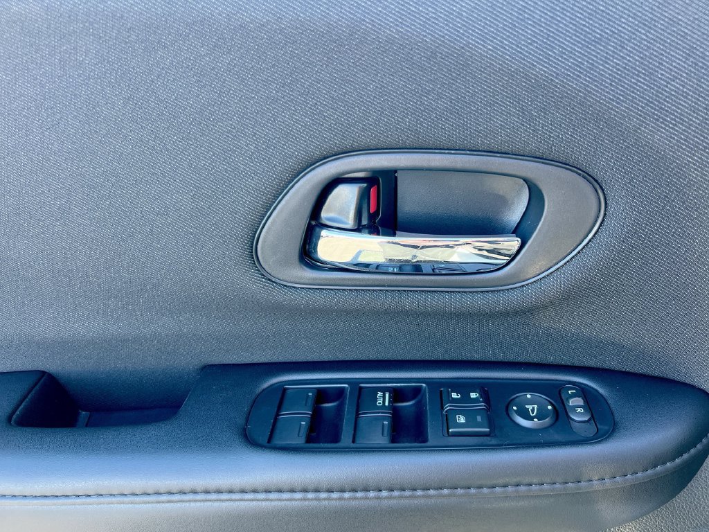Used 2019 Honda HR-V LX image 19