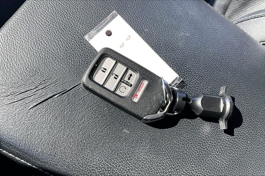 Used 2018 Honda Accord Touring image 12
