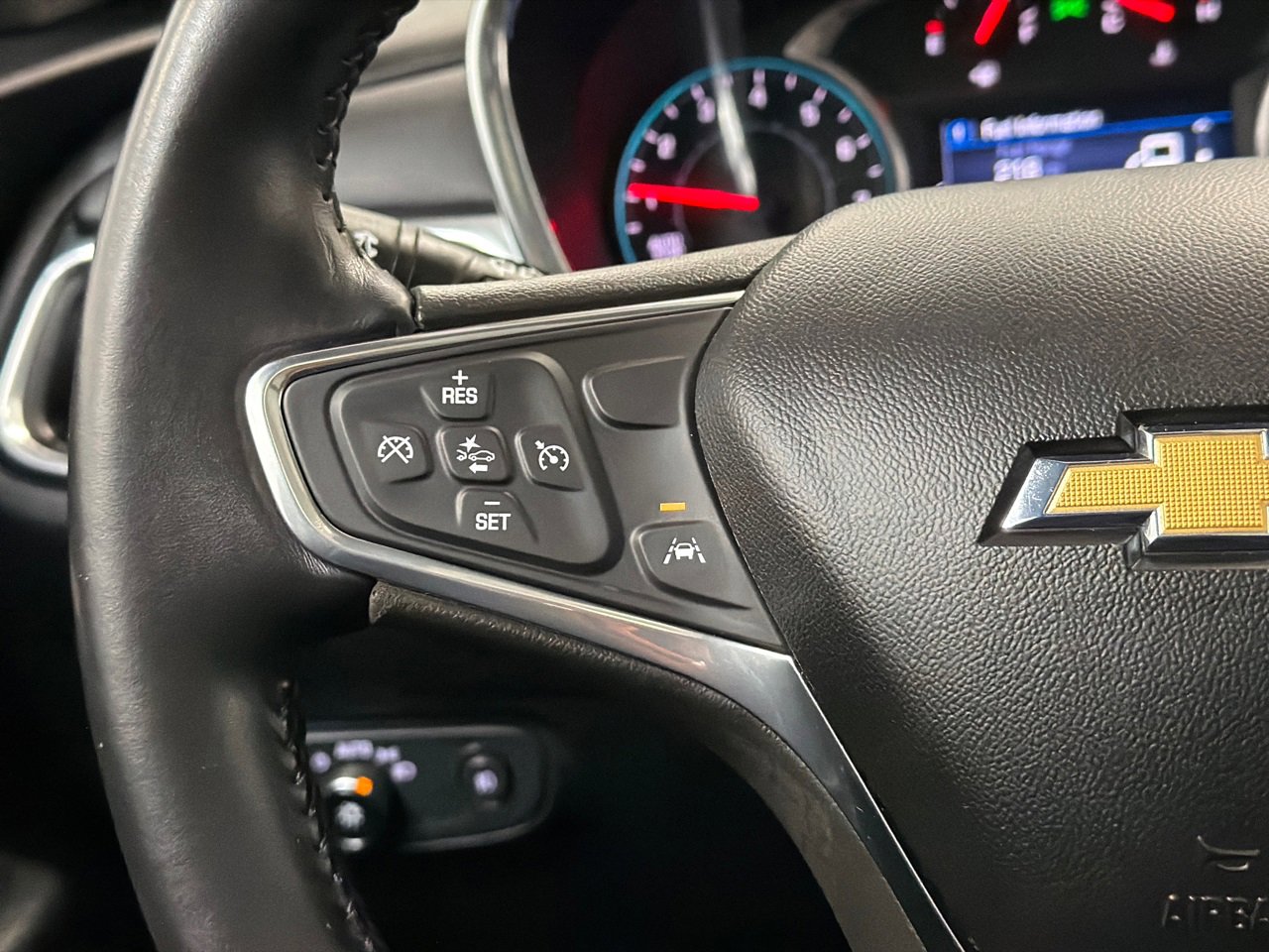 Used 2020 Chevrolet Equinox LT image 22