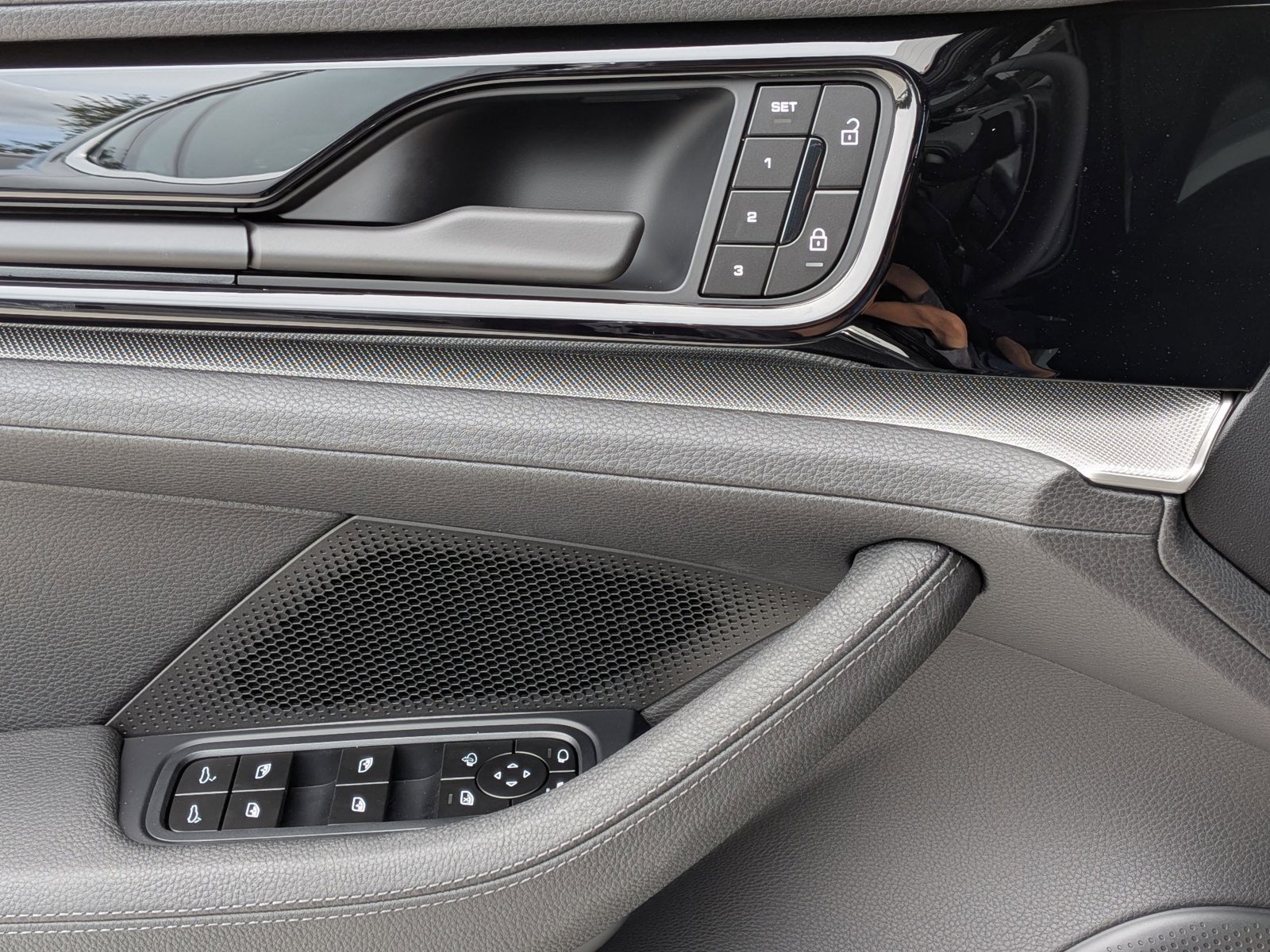 New 2026 Porsche Panamera image 15