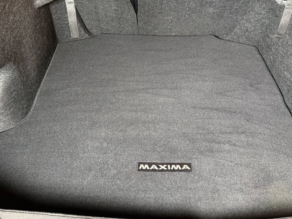 Used 2016 Nissan Maxima Platinum w/ Interior Lighting Package image 24