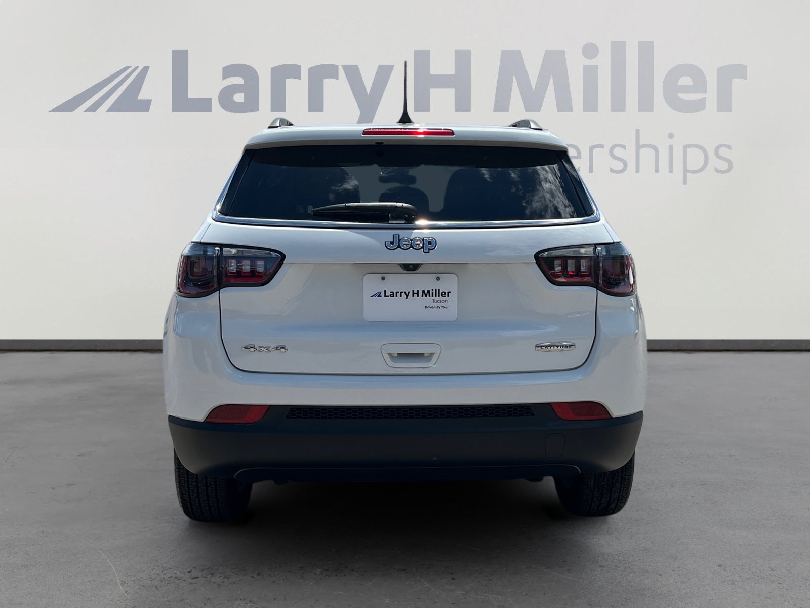 Certified 2023 Jeep Compass Latitude AWD/4WD image 4