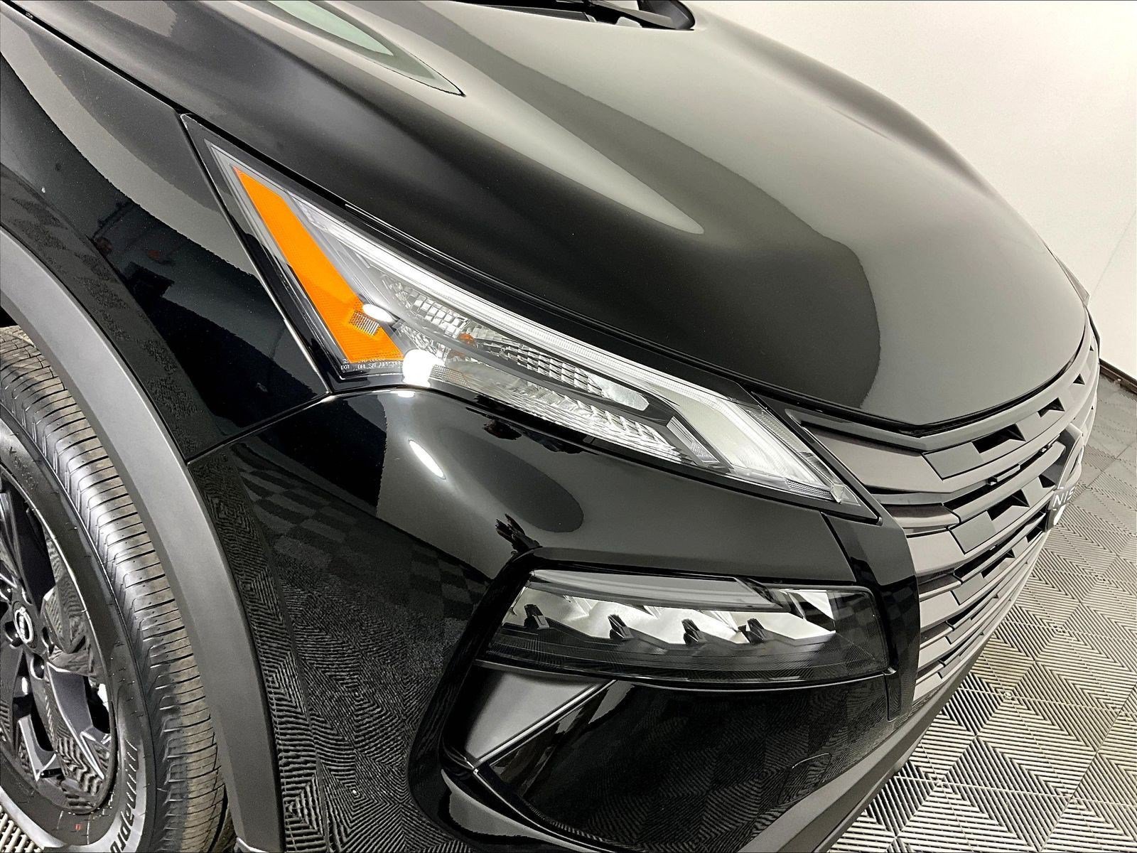New 2026 Nissan Rogue SV w/ Cold Weather Package AWD/4WD image 8