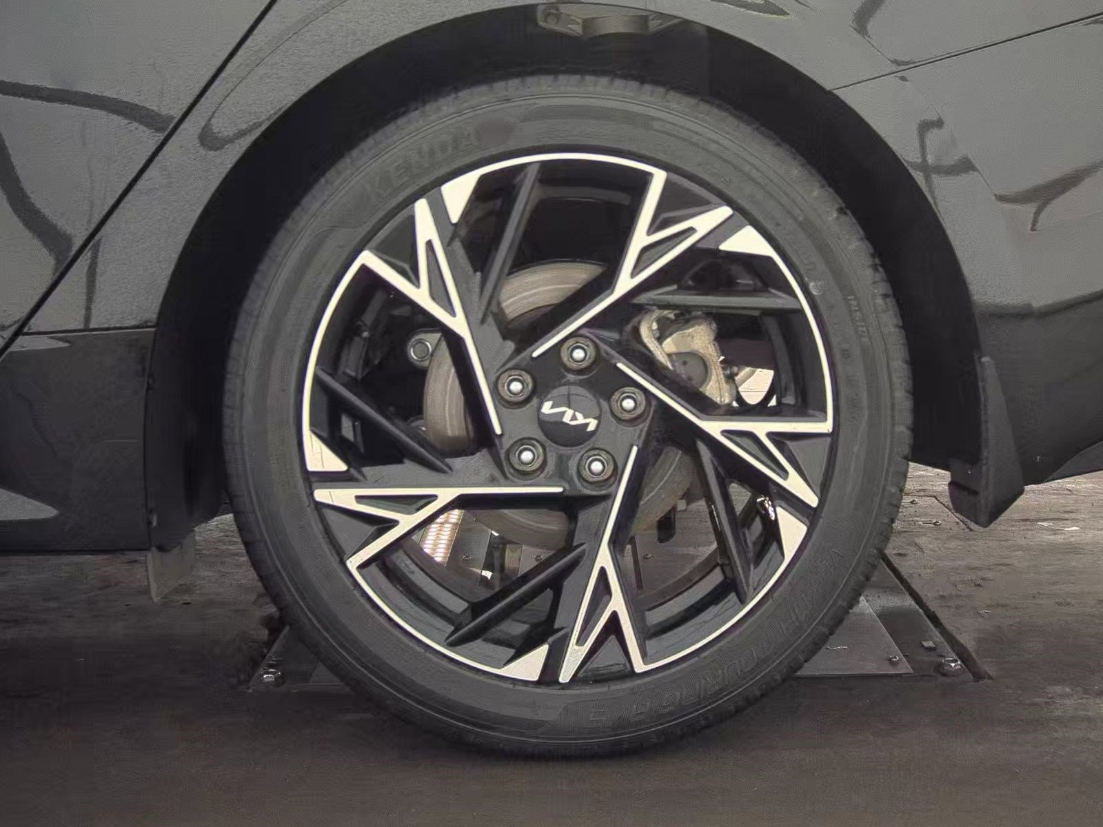 Used 2025 Kia K5 GT-Line w/ GT-Line Premium Package image 13