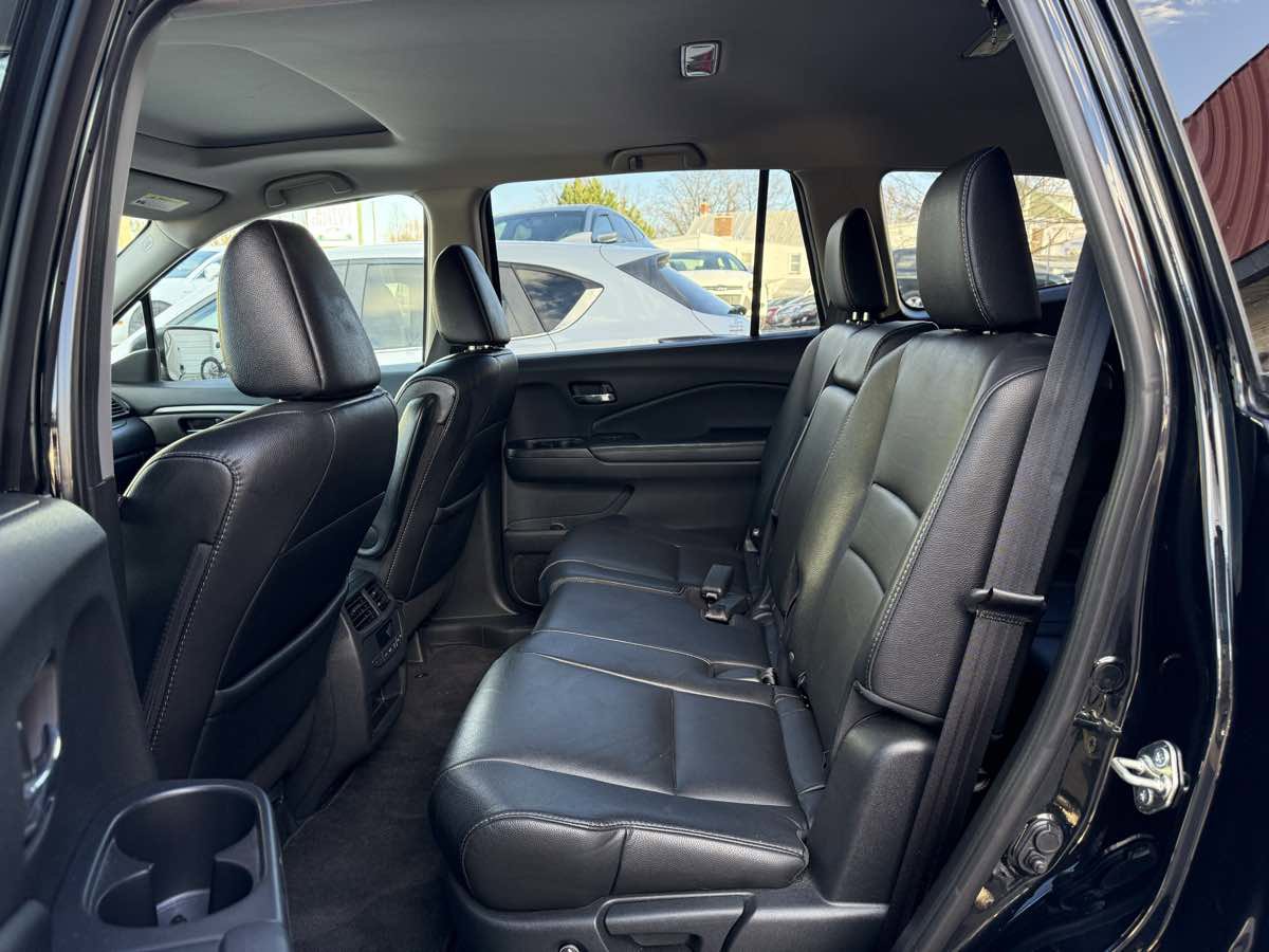 Used 2017 Honda Pilot EX-L image 12