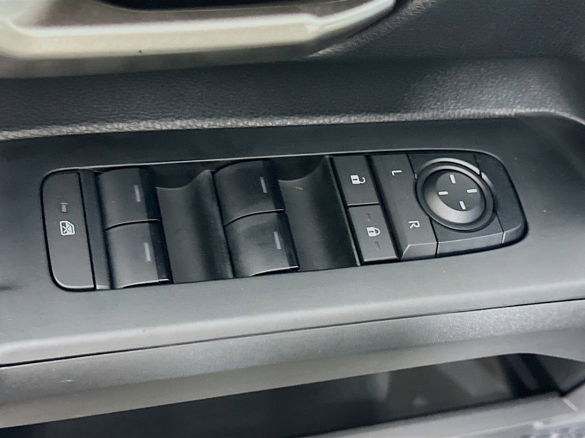 Used 2025 Toyota Tacoma TRD Off-Road AWD/4WD image 15