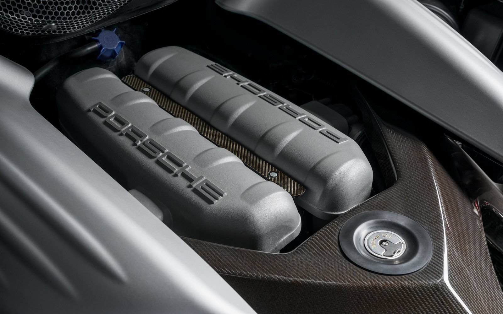 Used 2005 Porsche Carrera GT RWD image 8