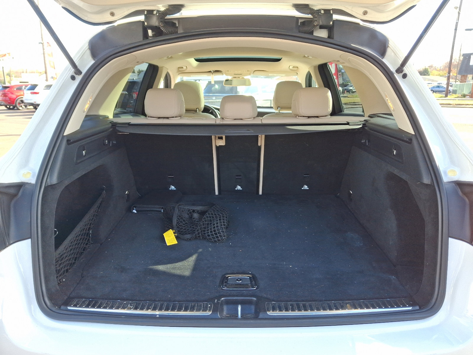 Used 2018 Mercedes-Benz GLC 300 4MATIC w/ Multimedia Package image 28